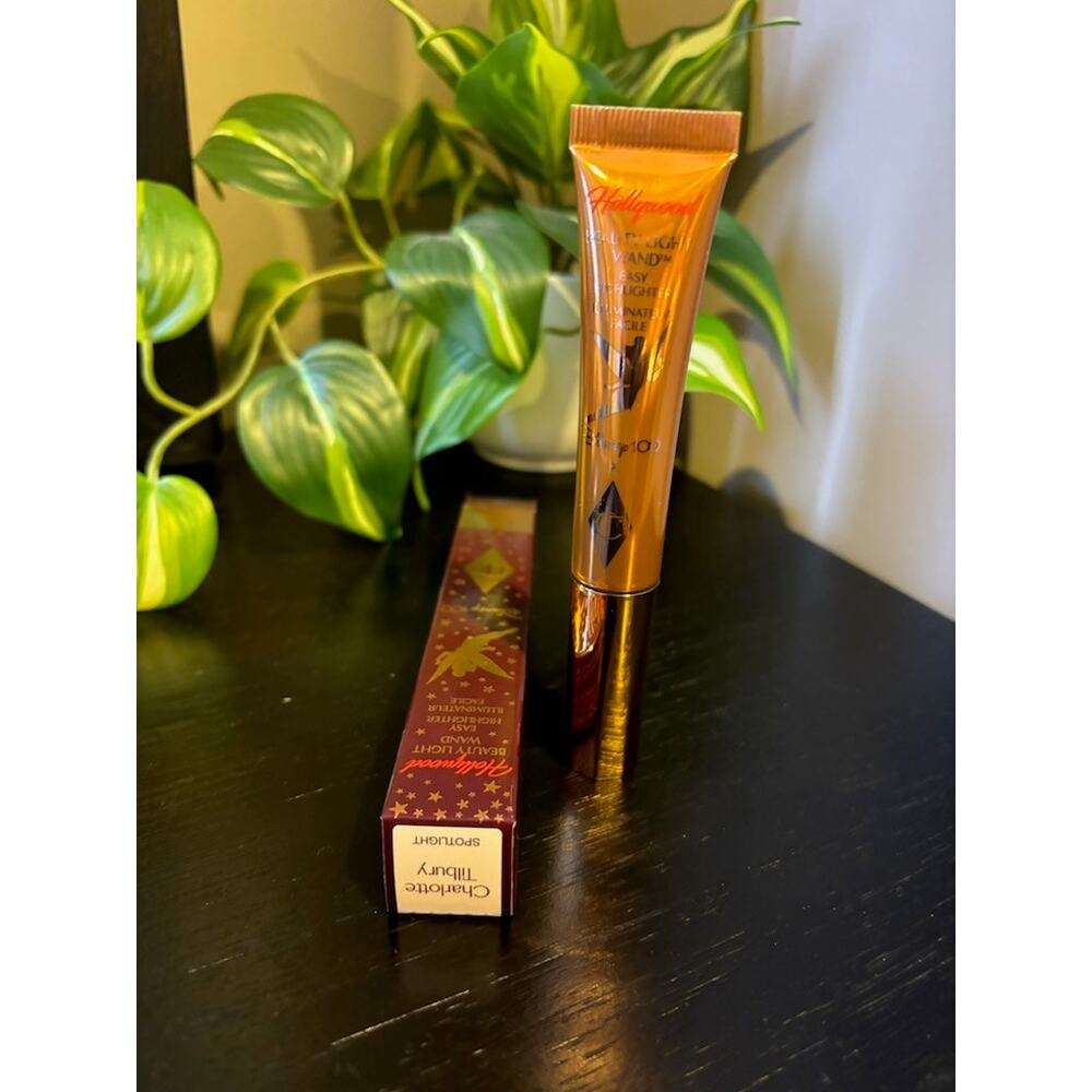 Charlotte Tilbury Beauty Highlighter Wand | SHADE SPOLIGHT